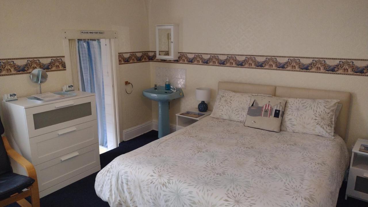 The Kathrene Holiday Flats Fleetwood Extérieur photo